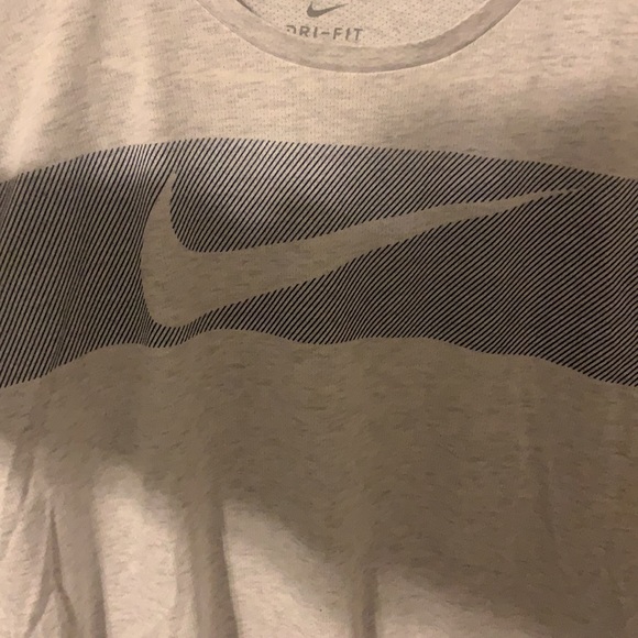 Men’s Nike T-Shirt - Picture 3 of 7